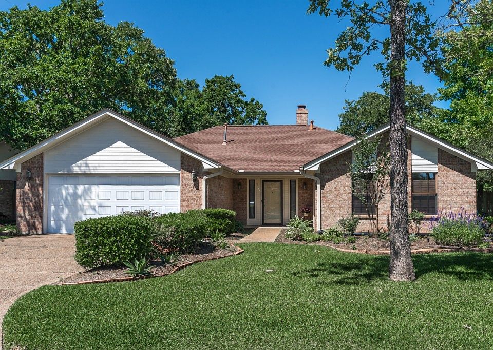 1st image of 9200 Timber Knoll Dr