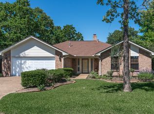 9200 Timber Knoll Dr, College Station, TX 77845