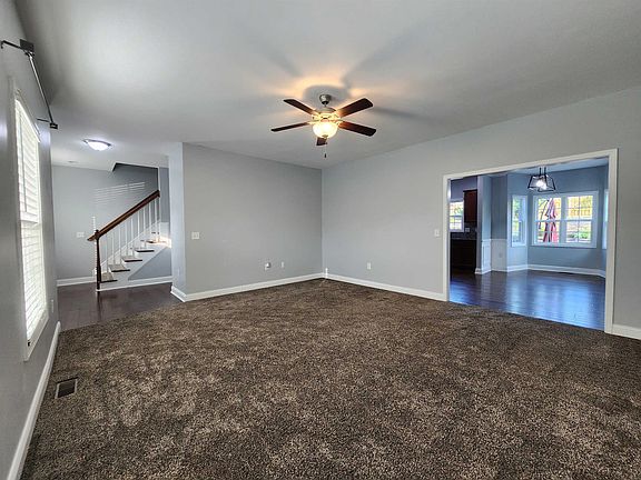 4th image of 190 Aldwych Ave