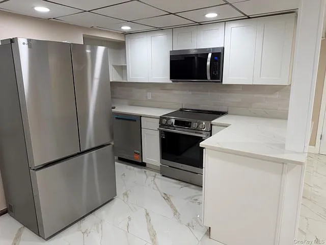 73 Willoughby Ave — Photo 3