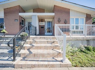 2583 Lundigan Dr, Mississauga, ON L5J 3W2