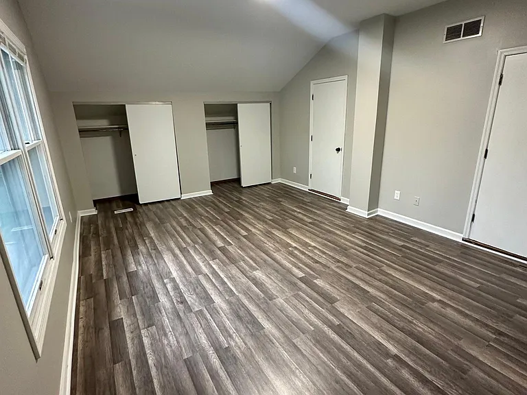 7254 Lindell Blvd — Photo 15