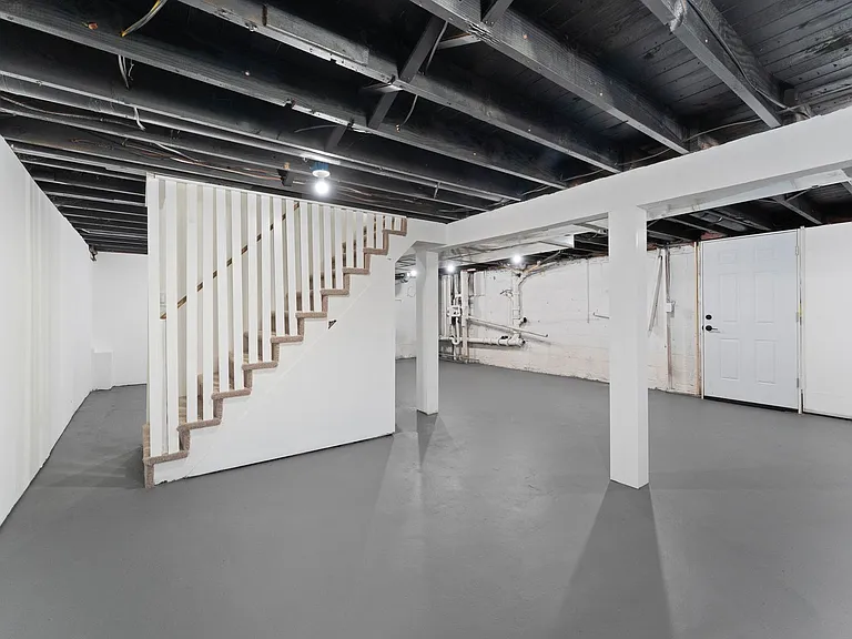 607 W Madison Ave — Photo 24