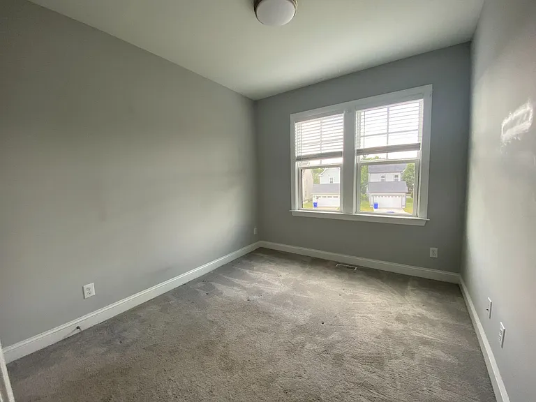 118 Philips Sq — Photo 35