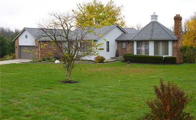 1st image of 6970 Castlewood Dr