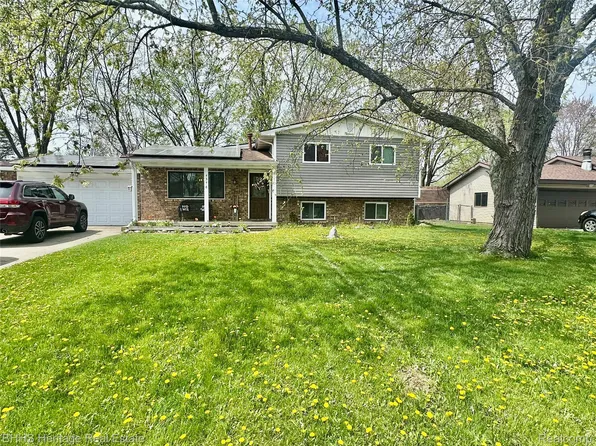 4378 Staunton Dr, Swartz Creek, MI 48473