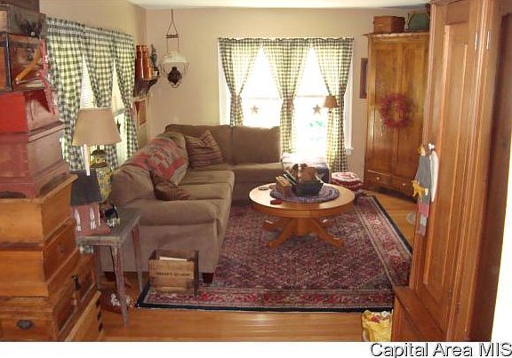 2nd image of 814 Florence Ave