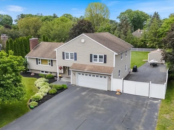 75 Cox Ln, Methuen, MA 01844