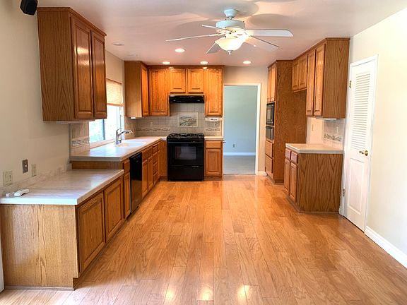 Large Eat In Kitchen