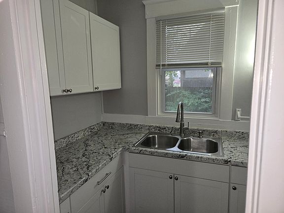 5th image of 1321 12th St NE #1