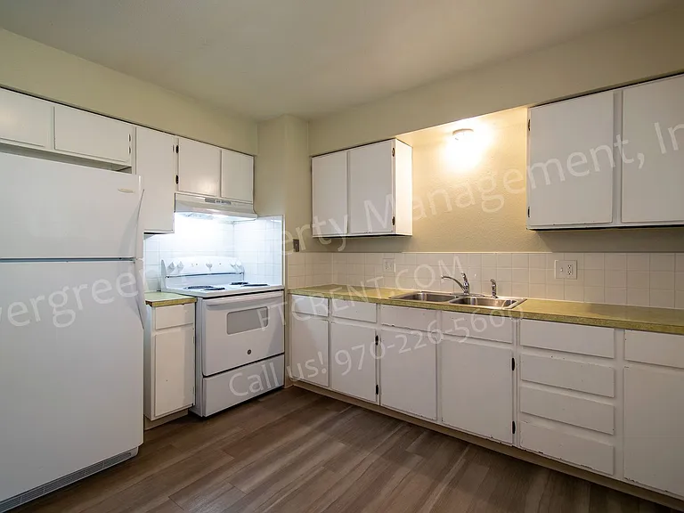 1912 W Plum St — Photo 26