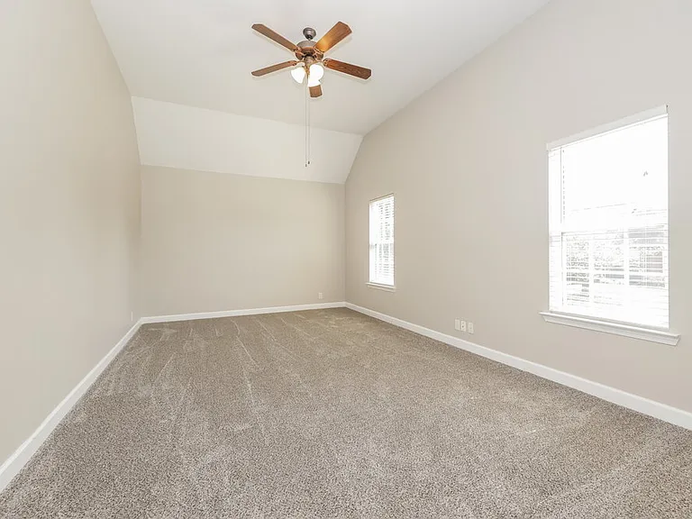 237 Titans Cir — Photo 13