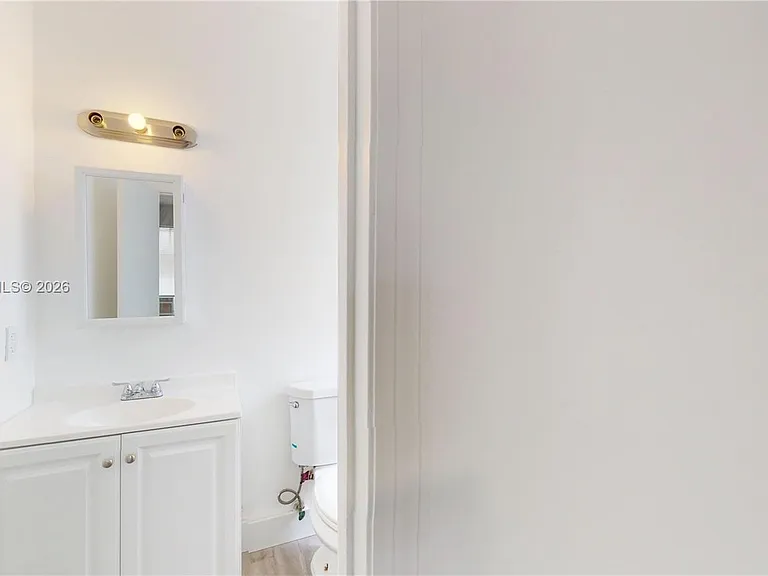 828 Pennsylvania Ave #7 — Photo 15