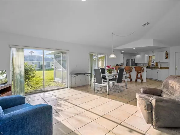 2 E Greens CIR, LEHIGH ACRES, FL 33936
