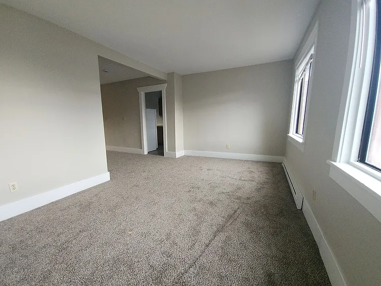 Florence Apartments — Photo 39
