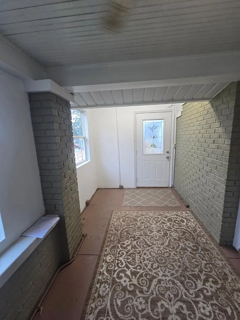 Spacious Two Bedroom Triplex in Mooresville, Indiana — Photo 3