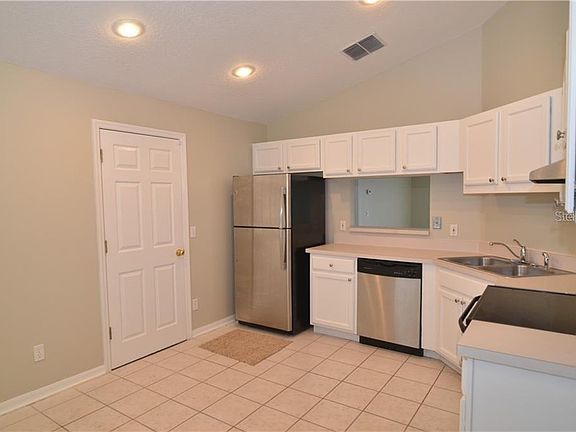 2nd image of 8008 Aspencrest Ct