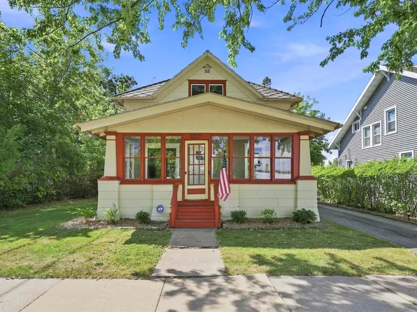 1217 N State St, Appleton, WI 54911