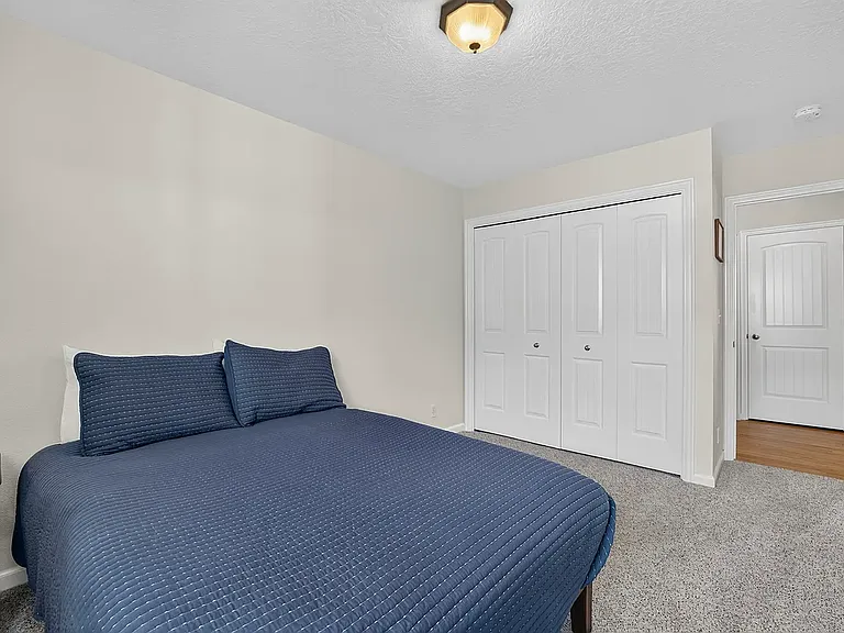 8106 W Penny Ln — Photo 13