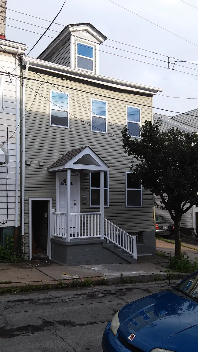437 Taylor St photo 1