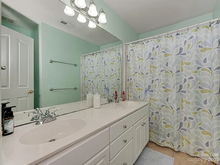 10828 Carmody Ct — Photo 24