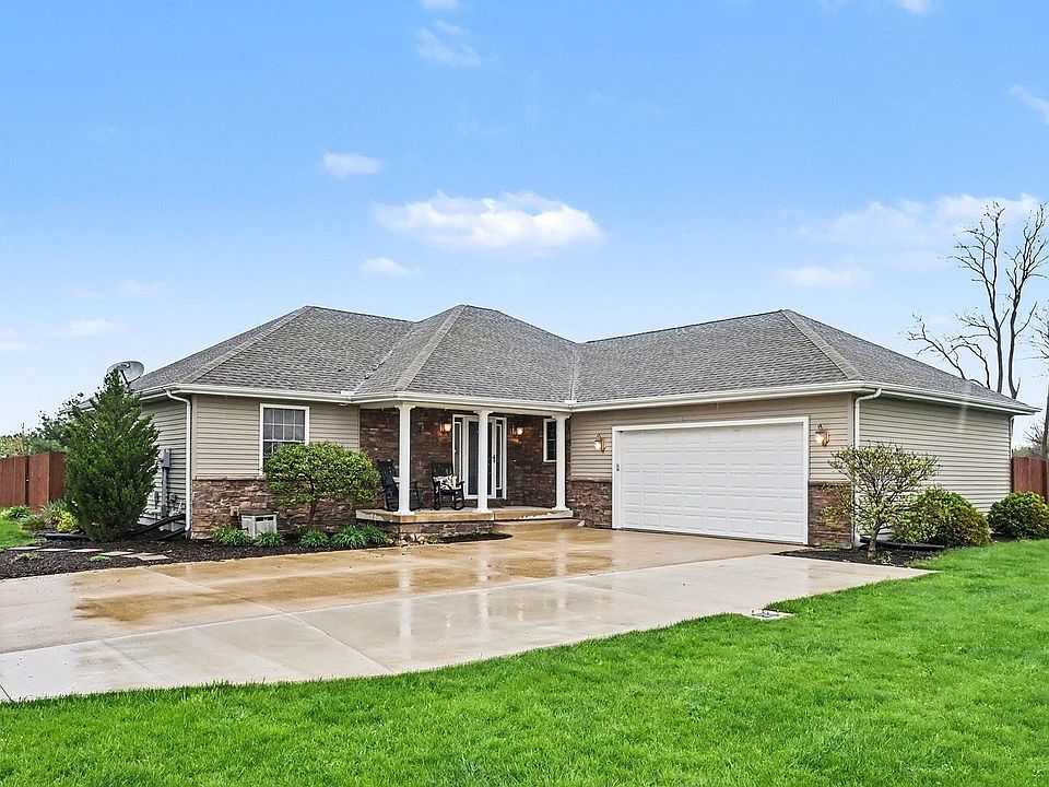 1st image of 4028 N Aspen Dr