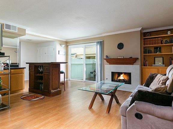 3rd image of 18643 Burbank Blvd #11