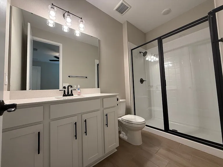 10073 Spring Lake Dr — Photo 23