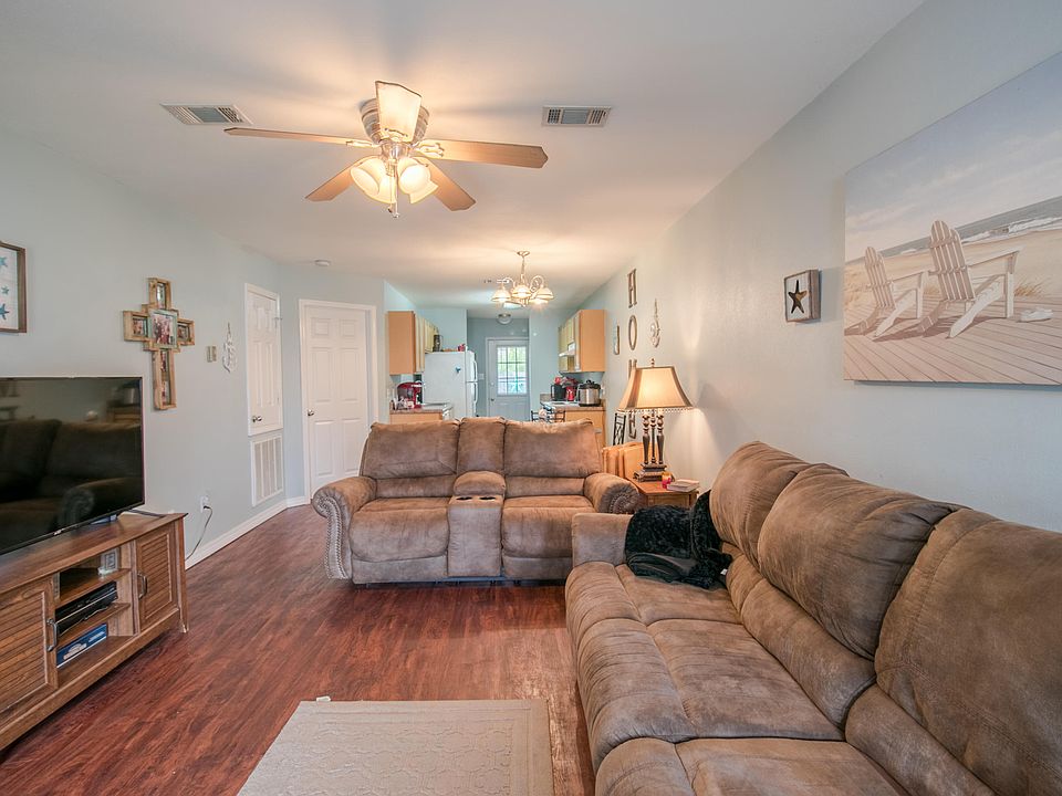 1st image of 17320 Avondale Cir