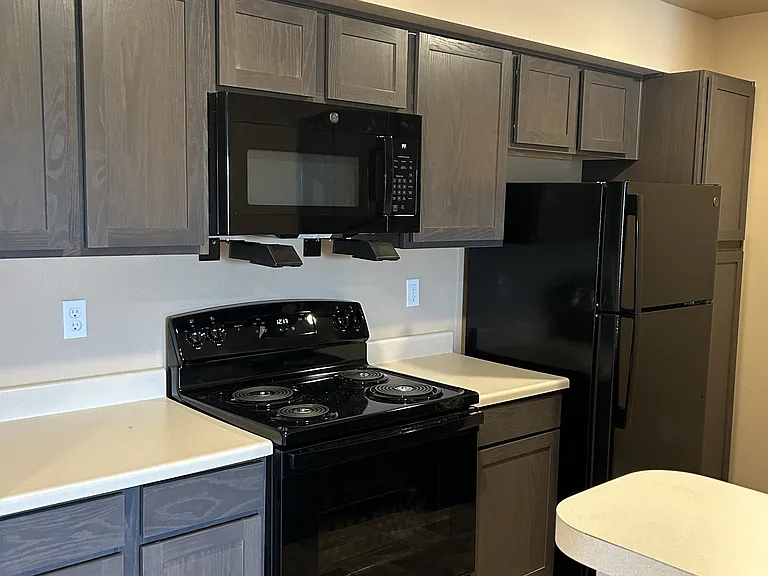 Samuelson Place Apartments — Photo 22
