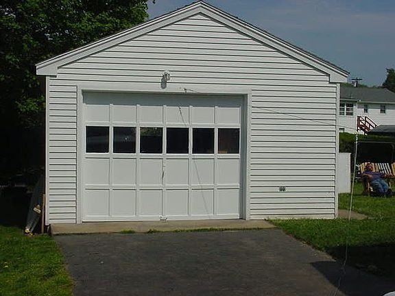 Garage - 299 Ring Dr.