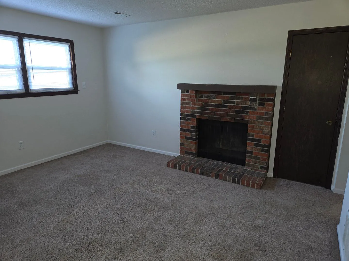 306 Southampton — Photo 2