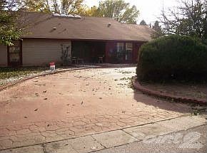 1st image of 525 Meadow Oaks Ct