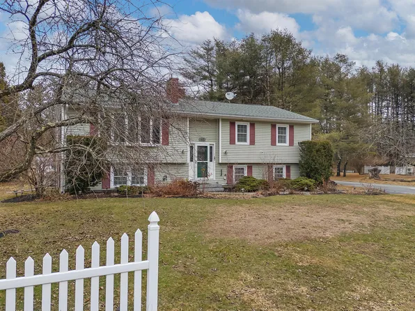 63 River Road, Topsham, ME 04086