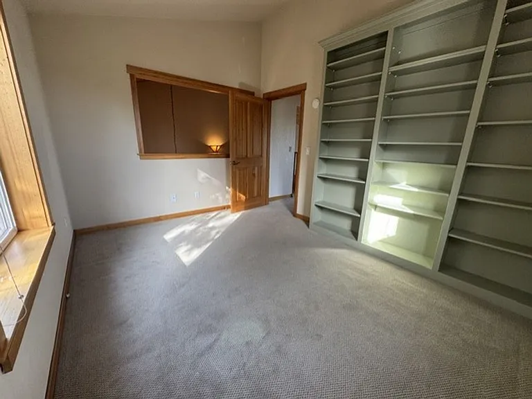 1016 NW Foxwood — Photo 22