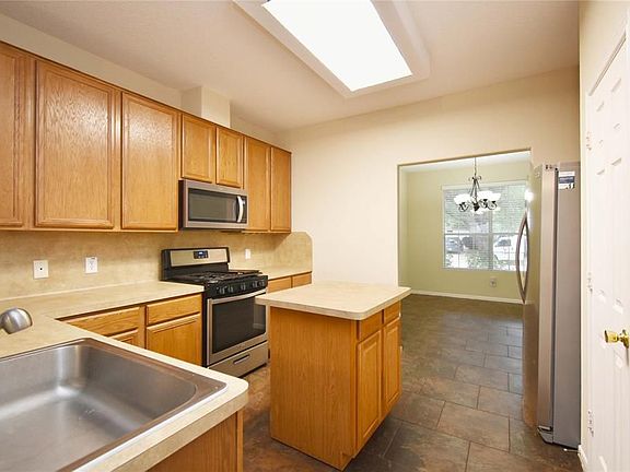 5th image of 18546 Carousel Creek Ct