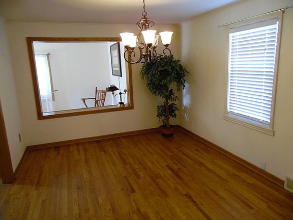 4th image of 9623 S Mayfield Ave