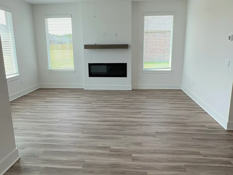 2301 Langford St — Photo 3