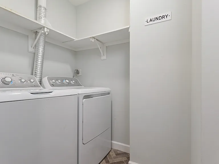 6126 Spring Knoll Dr — Photo 11
