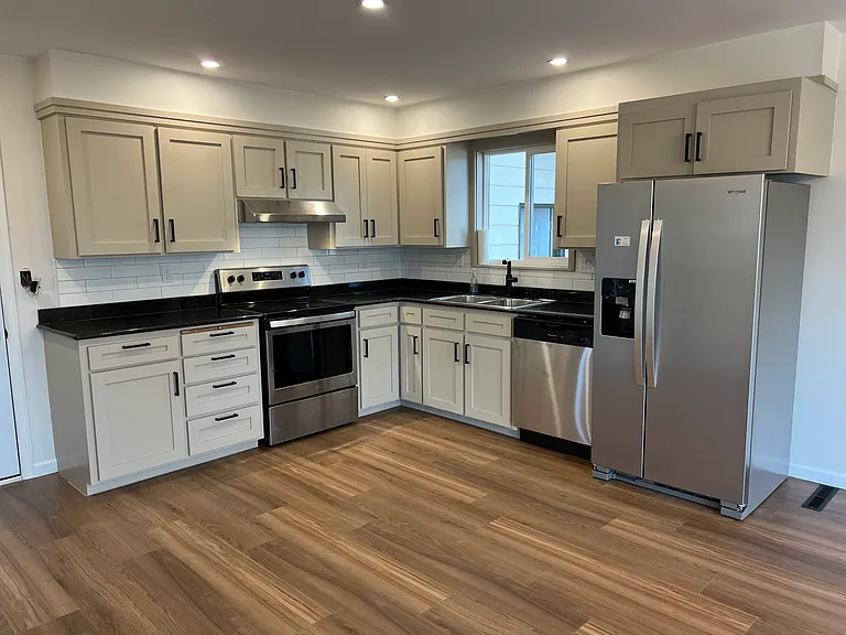 3245 Montebello Dr W — Photo 3