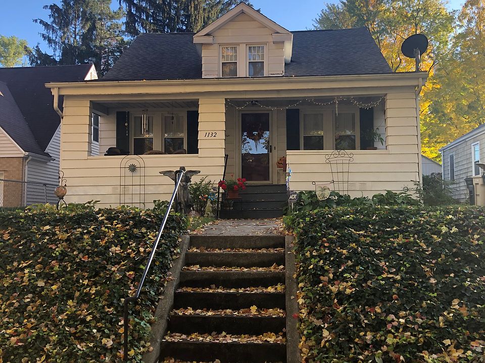 1st image of 1132 E Victoria St