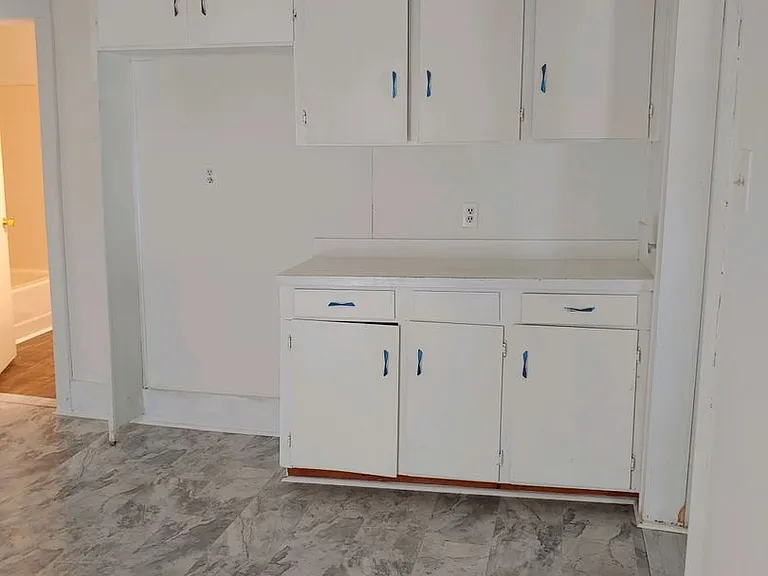 318 S Limestone St — Photo 1