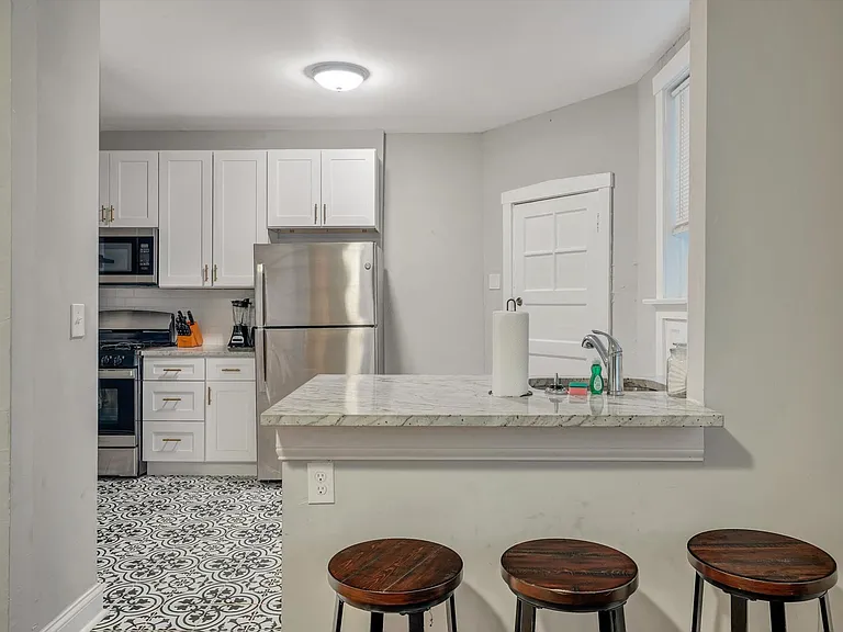 3106 Gurney Ave #1S — Photo 5