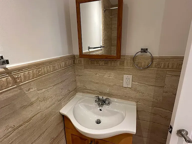1727 E 93rd St #2 — Photo 10