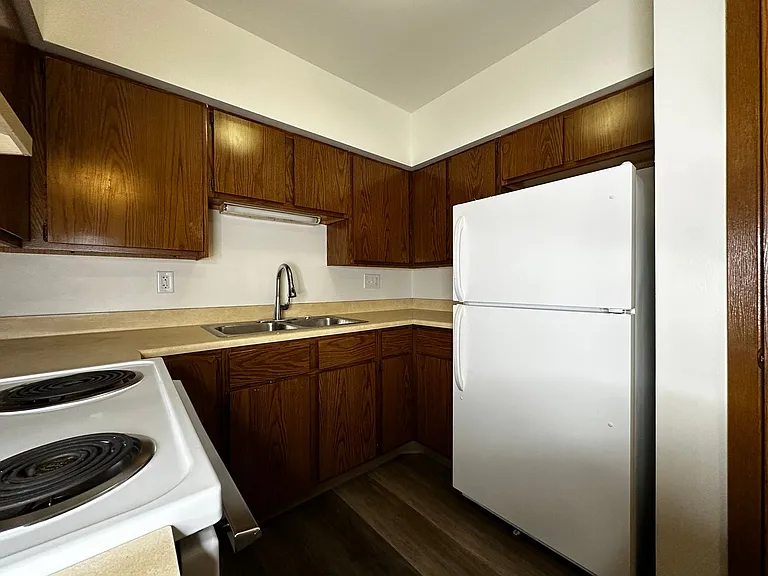 135 S 3rd St — Photo 8