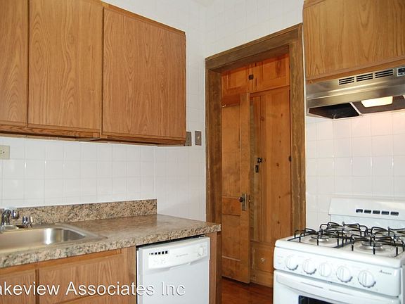 5th image of 2358 N Cambridge Ave APT 211