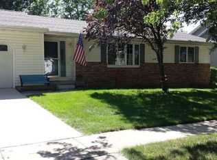 945 Lisa Dr, Waterloo, IA 50701