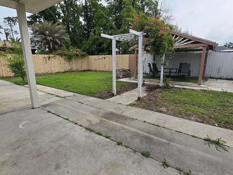 583 Fall River Dr — Photo 26