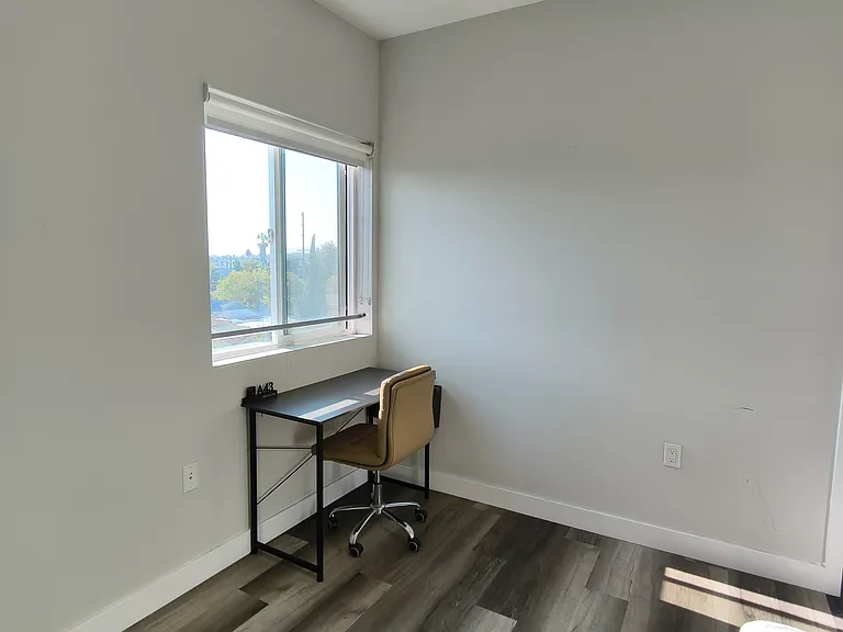 1280 W 37th Pl #A4N — Photo 10