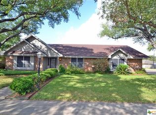101 Bristol Ct, Victoria, TX 77904